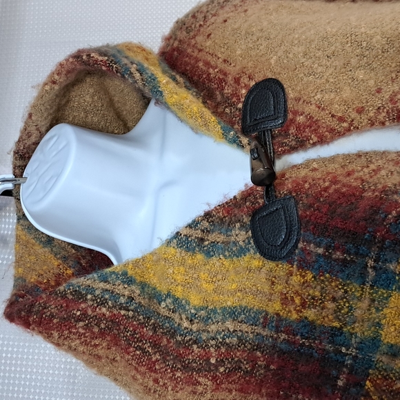 Toggle Closure Double Layer Cape - Picture 3 of 7